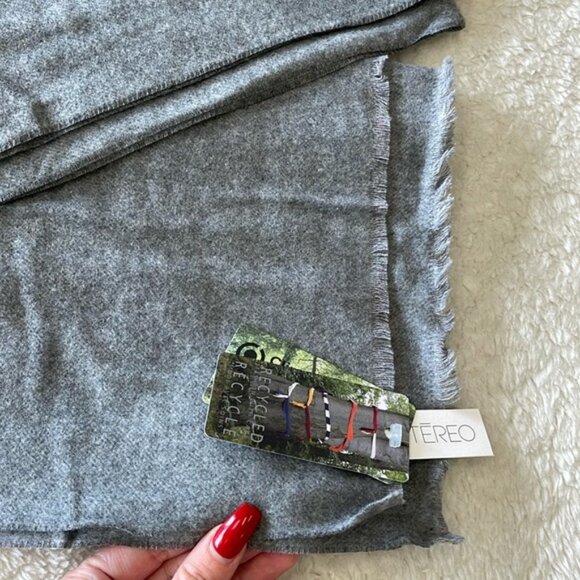 ETEREO Oversized Reclaimed Cotton Scarf - Picture 3 of 6